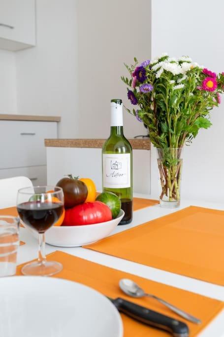 Escapade Marseillaise Pres Des Terrasses Du Port Apartment Марсилия Екстериор снимка