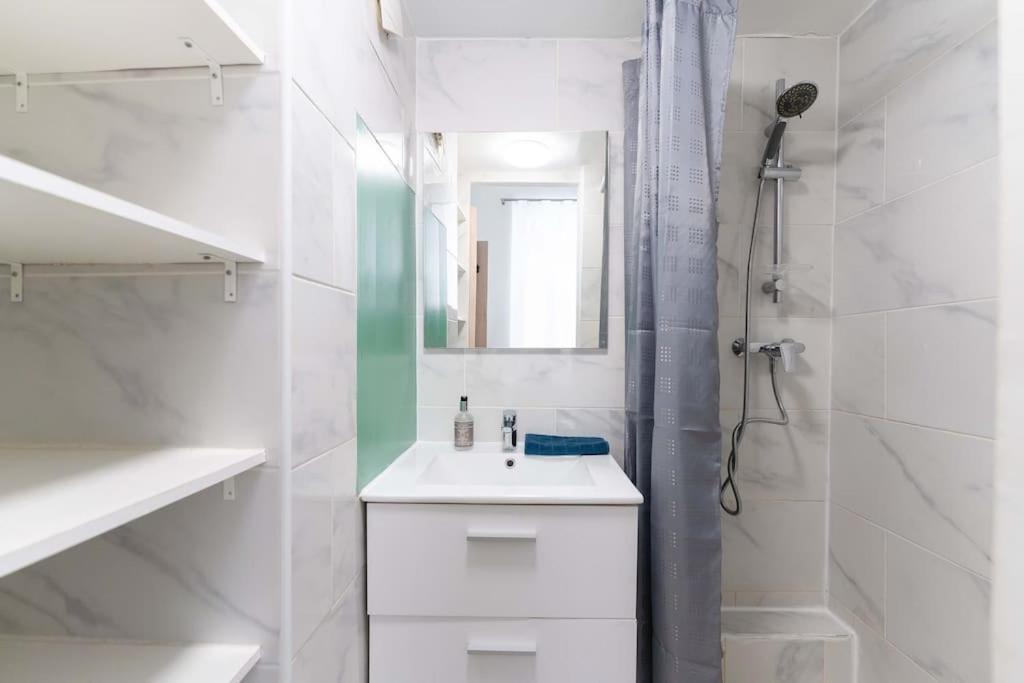 Escapade Marseillaise Pres Des Terrasses Du Port Apartment Марсилия Екстериор снимка