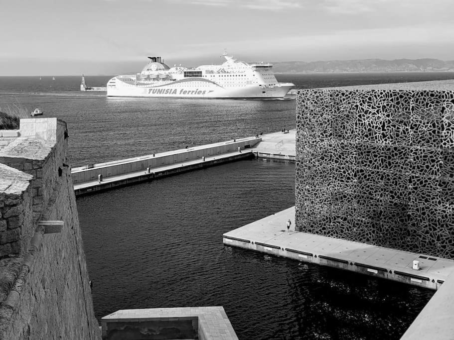 Escapade Marseillaise Pres Des Terrasses Du Port Apartment Марсилия Екстериор снимка
